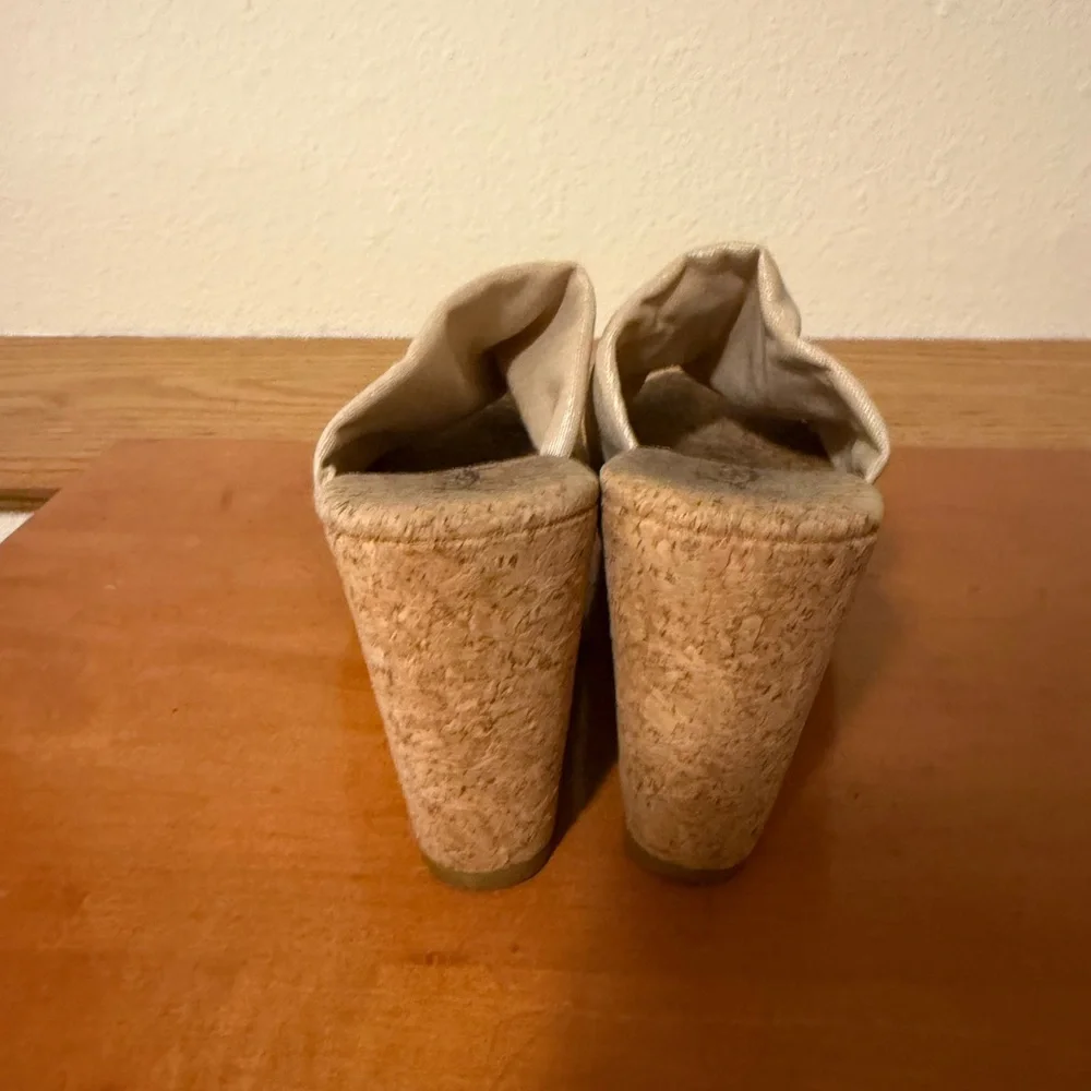 Lucky Brand Women's Gold Metallic Wedge‎ Slip-On Sandals